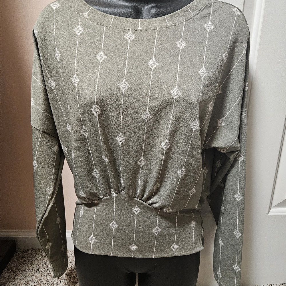 Daytrip Sage Geometric Long Sleeve Top